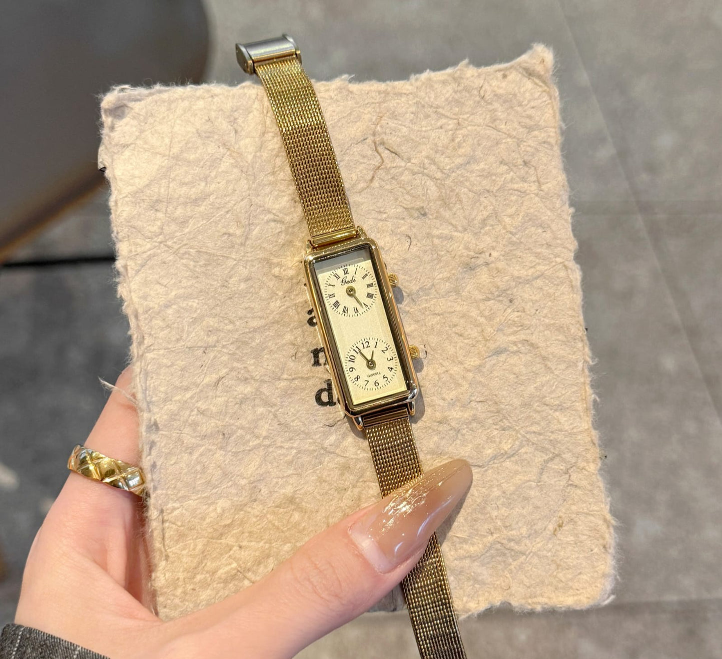 Vintage Dual Dial Gold Mesh Watch ⌚💛