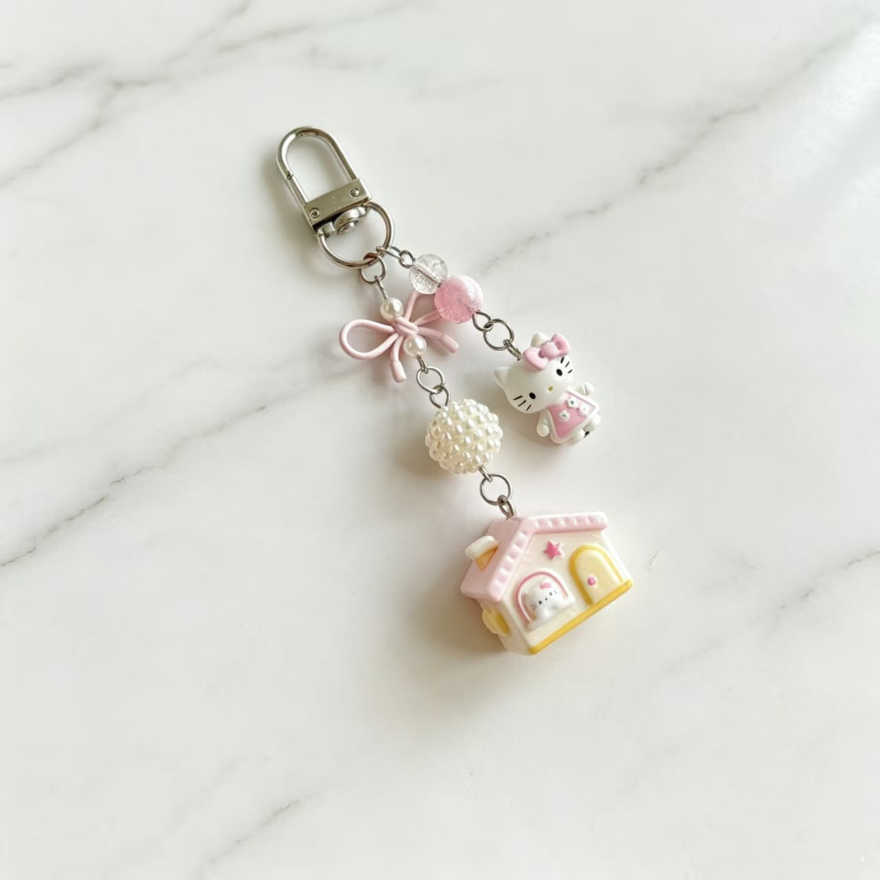 Kawaii Hello Kitty House & Bow Beaded Keychain