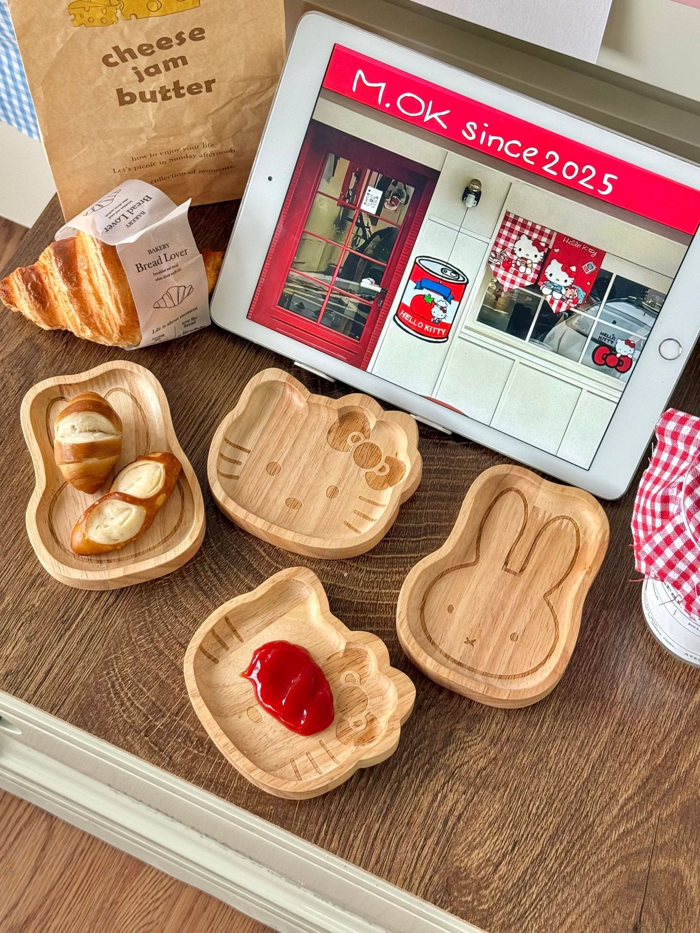 🍞✨ Mini Cartoon Miffy Hello Kitty Wooden Snack Trays ✨🐰🐱