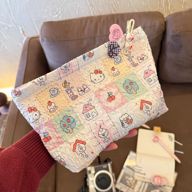 Hello Kitty Aesthetic Zipper Pouch