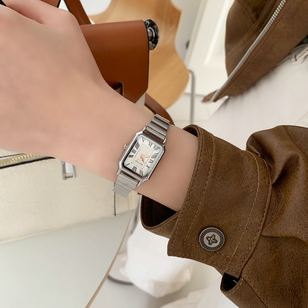 Vintage Luxe Rectangle Watch – Silver