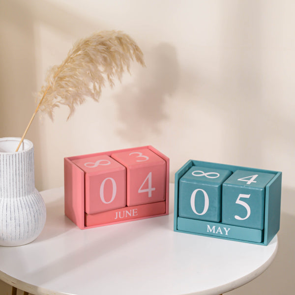 Wooden Table Calendar