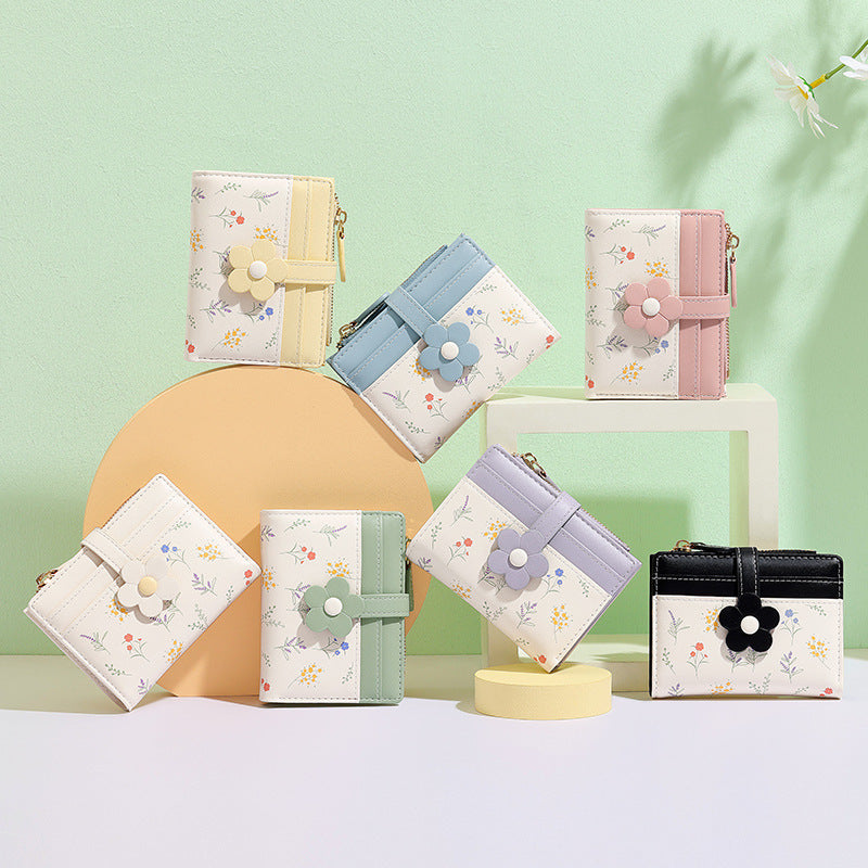 Daisy Bloom Mini Wallet 🌸💖