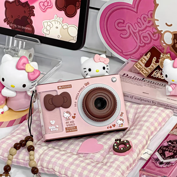Hello Kitty HDビデオカメラ 本体 Yashica Hello Kitty 4K Ultra HD DigiPocket Camcorder, Pink YAS
