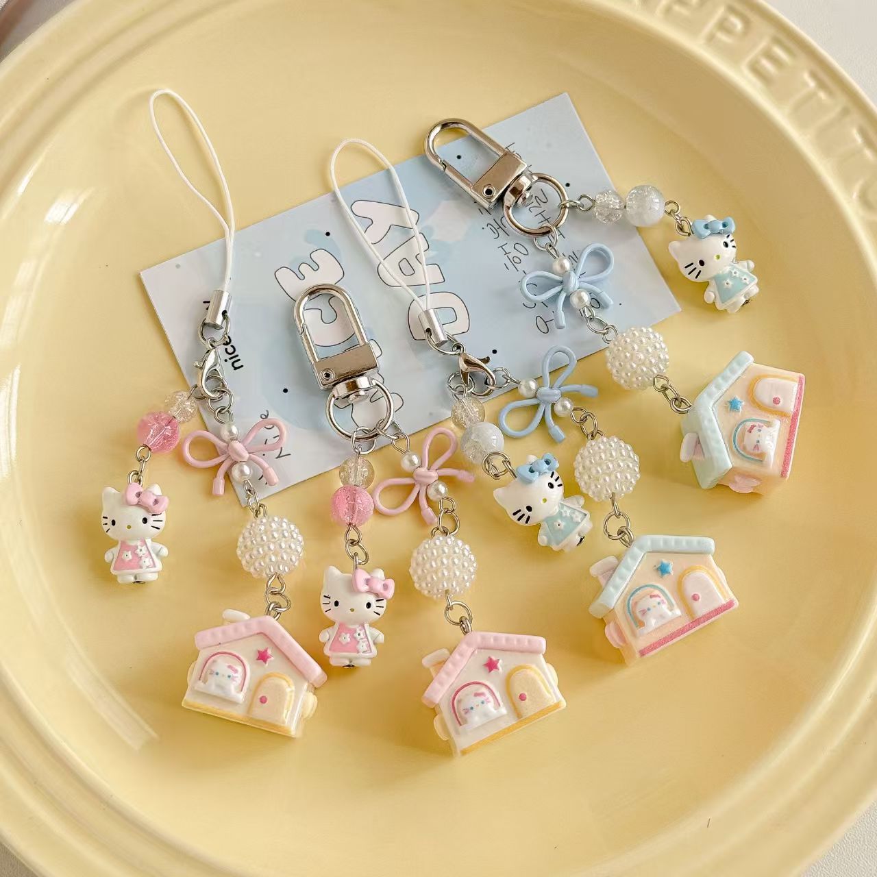 Kawaii Hello Kitty House & Bow Beaded Keychain