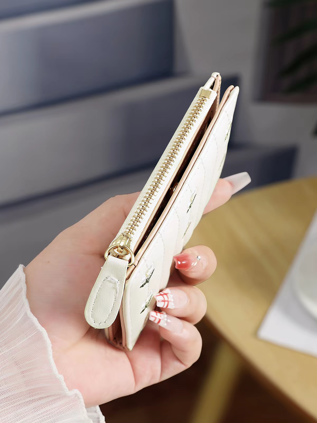 Daisy Bloom Multi-Card Zip Wallet